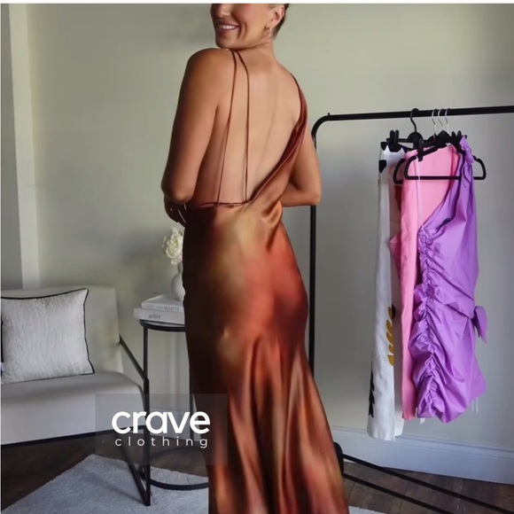 🌅 Orange tie dye sunset printed silky satin strappy open back midi slip dress - Picture 7 of 9